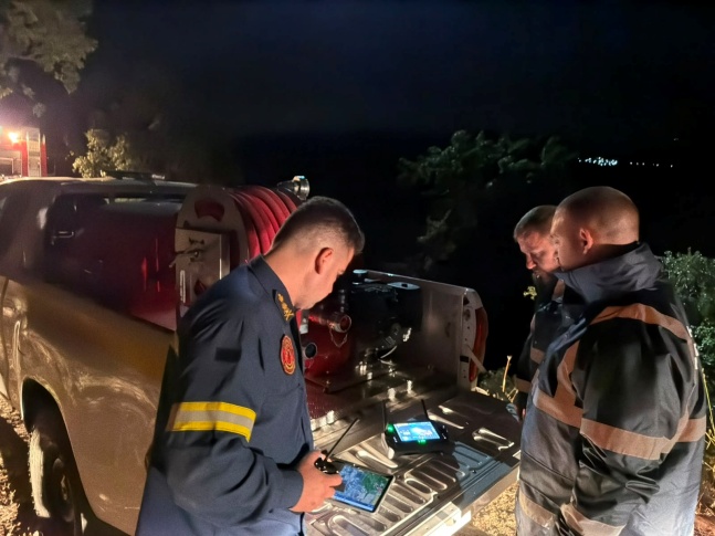 Σε επιφυλακή όλη τη νύχτα Πυροσβεστική και Δήμος Μετεώρων για τυχόν αναζωπυρώσεις