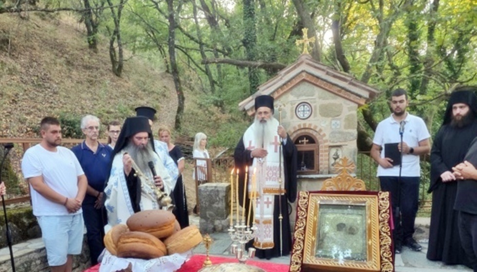 Με κατάνυξη τελέστηκε ο Εσπερινός  από τον Μητροπολίτη κ.κ Θεόκλητο, στην Ιερά Μονή της Παναγίας Καναλιώτισσας…