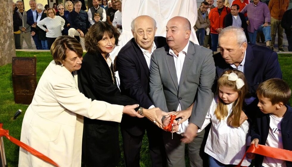 ”Καλοκαίρια και χειμώνες” στην ανακαινισμένη “πλατεία Δημήτρη Μητροπάνου”, στα Τρίκαλα